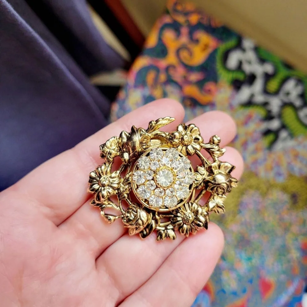 Vintage Ornate Gold Rhinestone Floral Scarf Clip